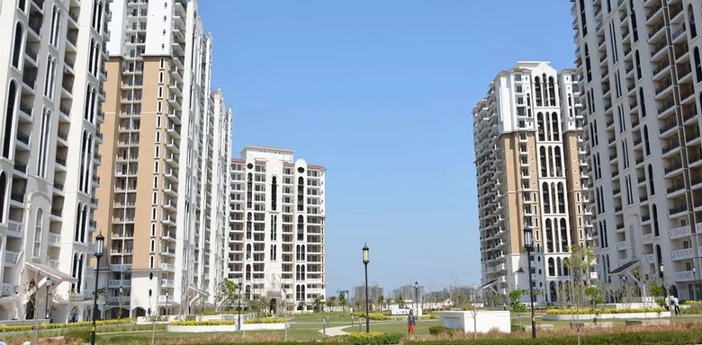 DLF New Town Heights I — Amenities