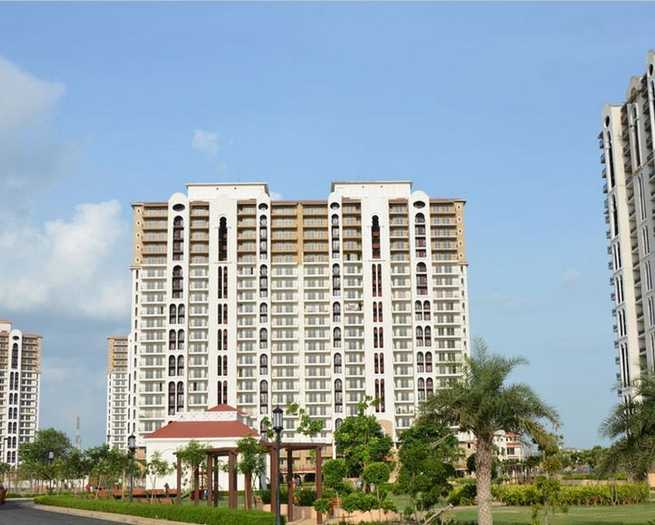 DLF Ridgewood Estate — Clubhouse & Amenities