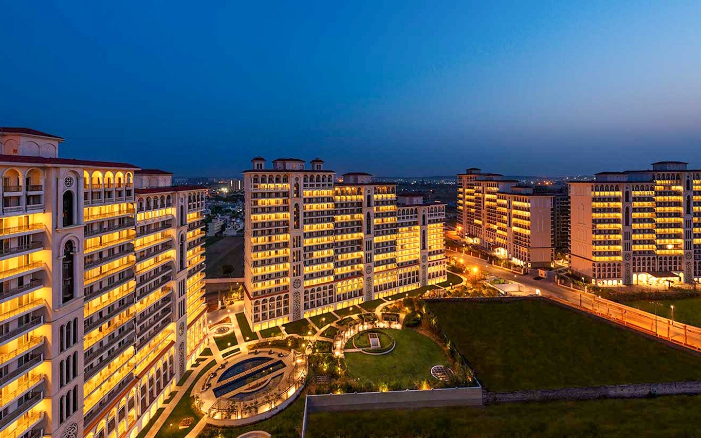 DLF Skycourt — Amenities