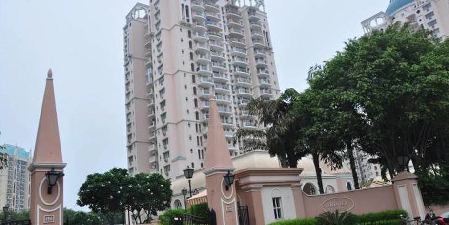 DLF Trinity Towers — Entrance Gate