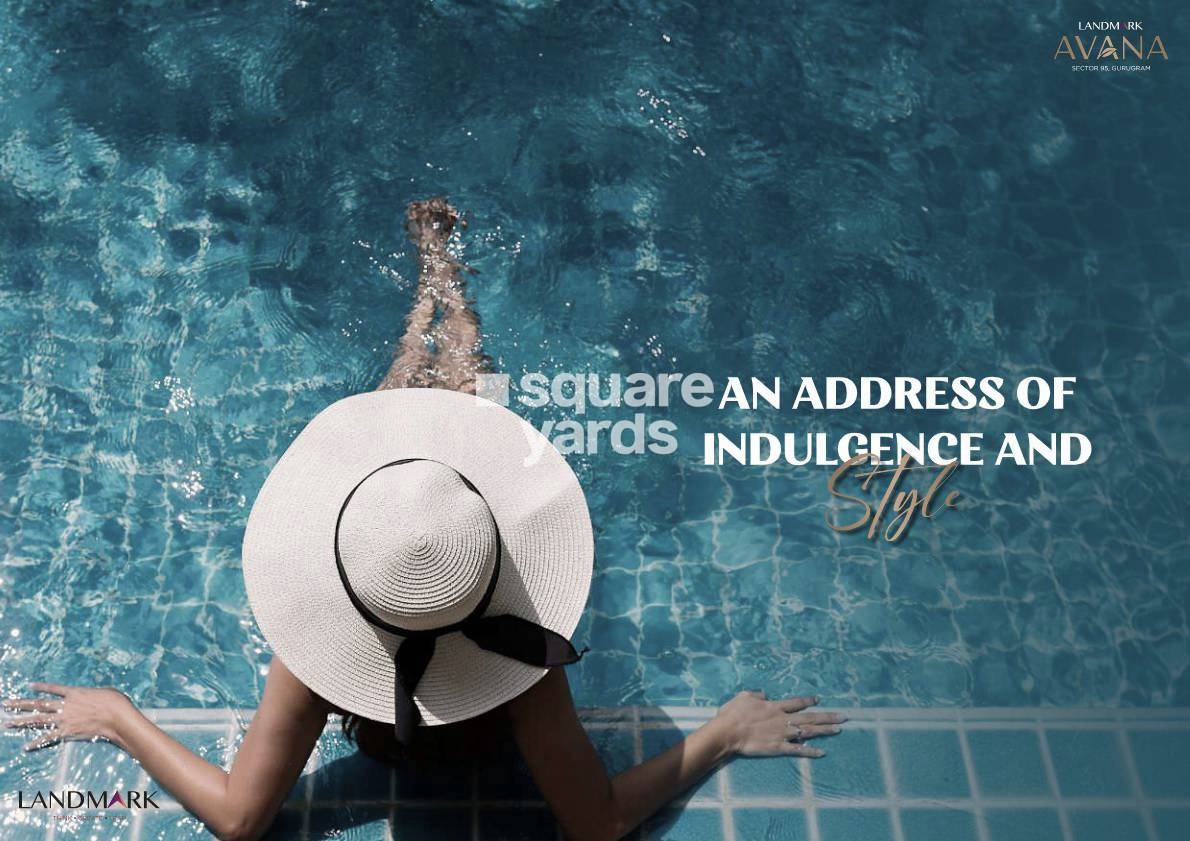 Landmark Avana — Swimming Pool with Decks