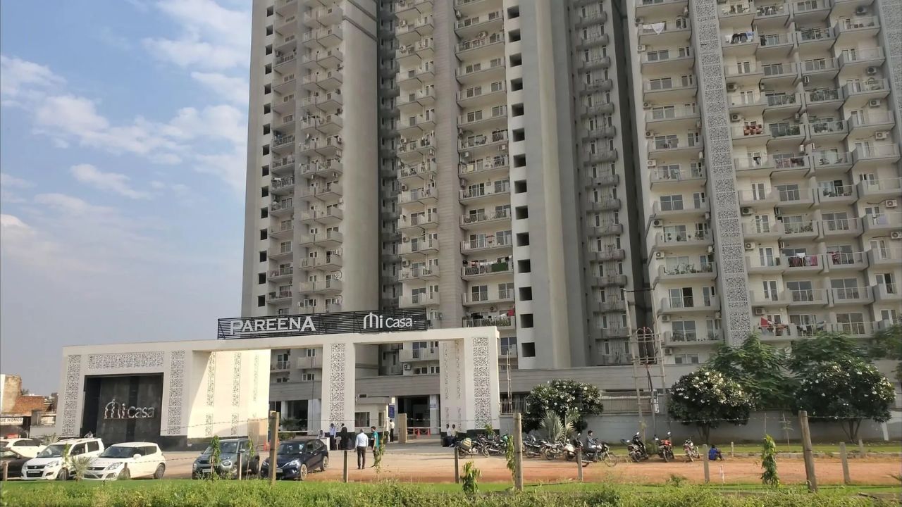 Pareena Micasa — Pareena Micasa Entrance