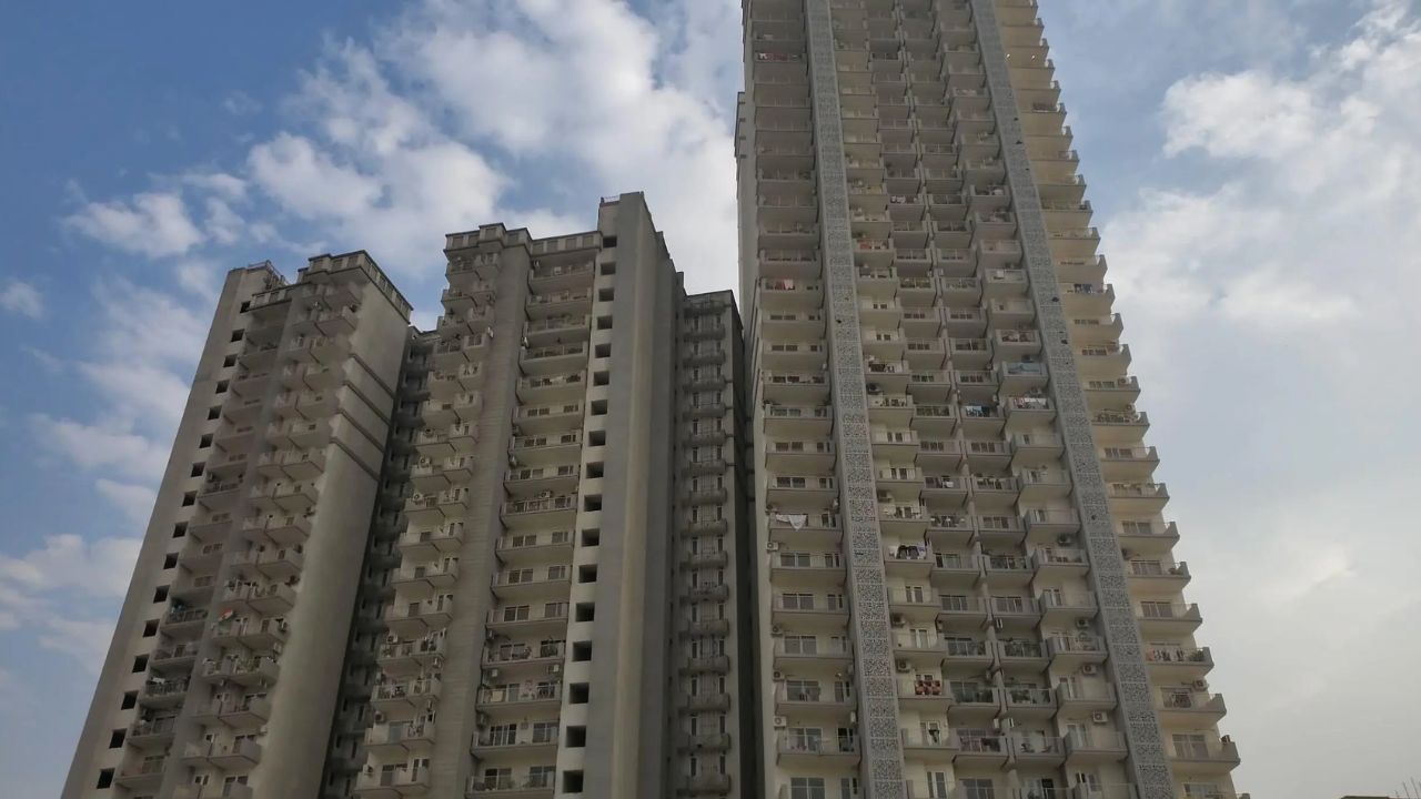 Pareena Micasa — Tower View