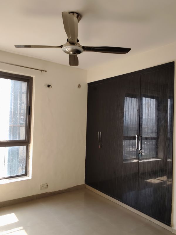Unitech Uniworld Garden 2 — Apartment Interior