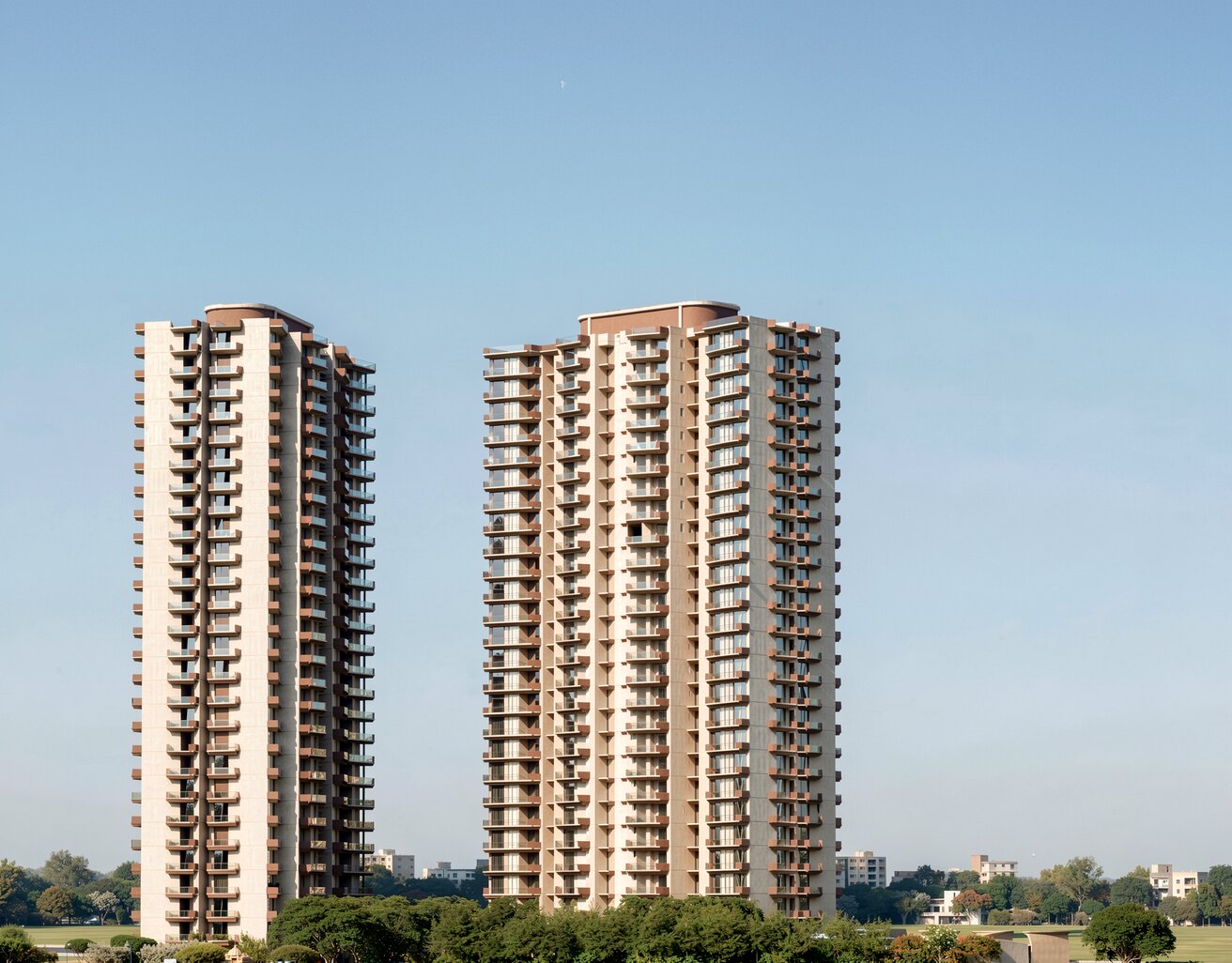 WAL Serenia 92 — Tower Exteriors